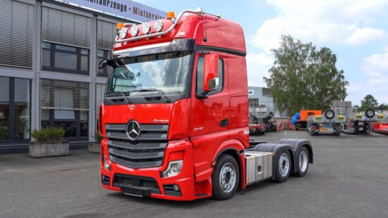 Mercedes-Benz Actros 2748 Titelbild