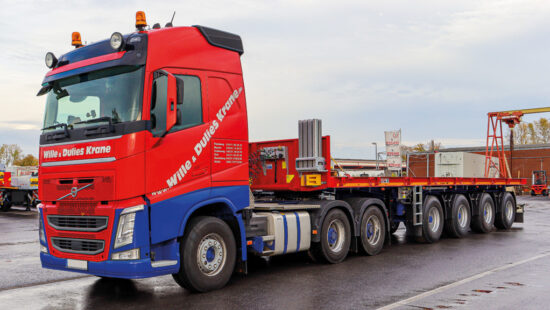 Auslieferung eines ES-GE Ballastaufliegers an Wille und Dulies. Kompletter Zug mit ES-GE Ballastauflieger auf dem Gelände der ES-GE