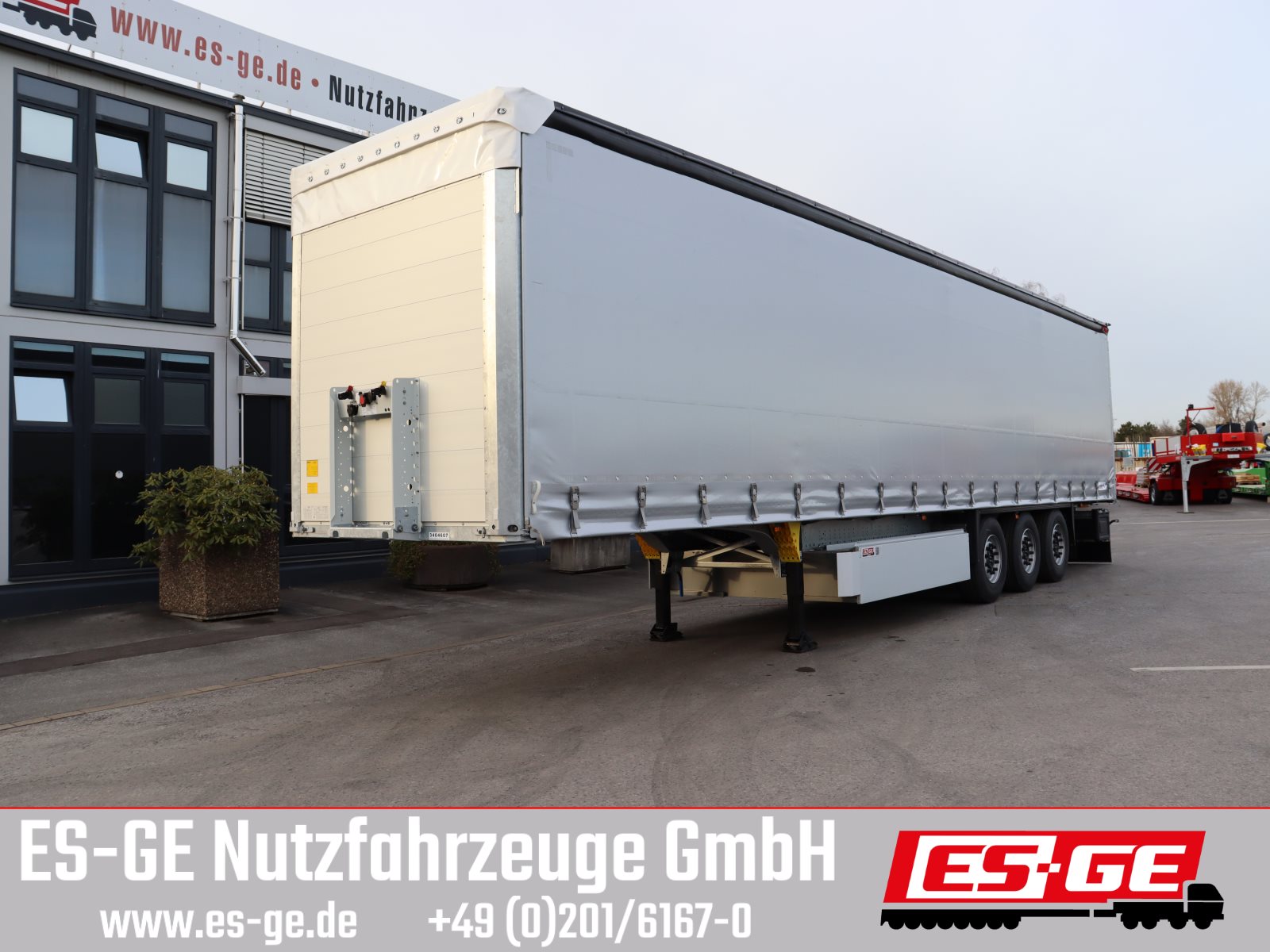 Schmitz Cargobull Pritsche + Plane AufliegerES-GE Nutzfahrzeuge GmbH